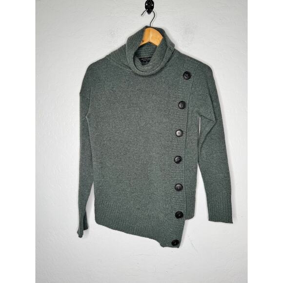 Saks Fifth Avenue Size XS Green Side Button Turtle Neck Sweater  3/4 Sleeve - Picture 1 of 5